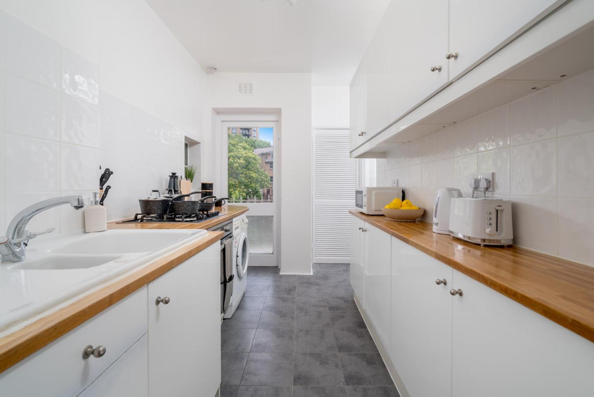 New! Cosy Flat - Free Secure Parking - Wapping Station Leilighet London