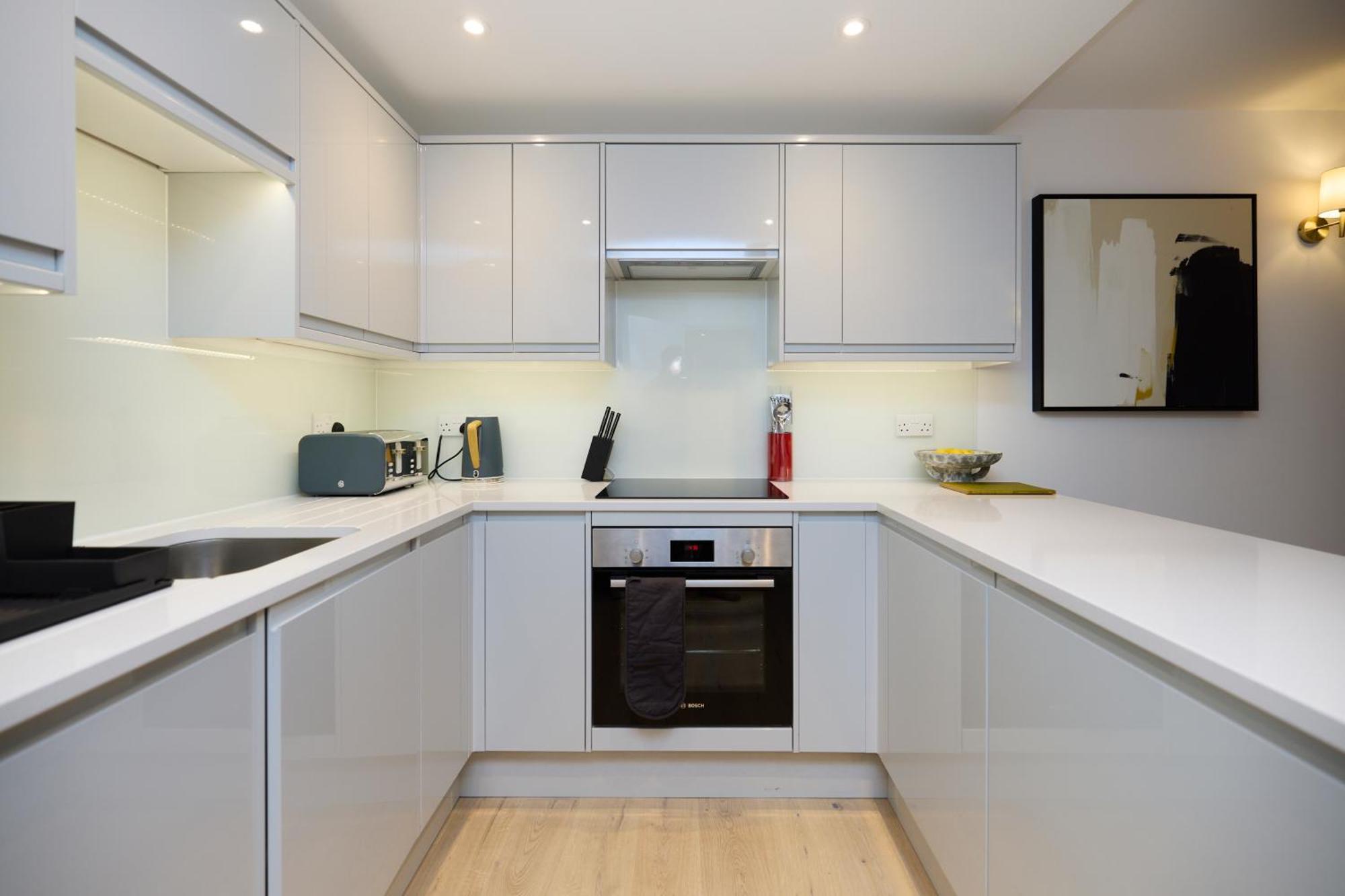 The Melbray Gem - 2bdr With Courtyard Londen