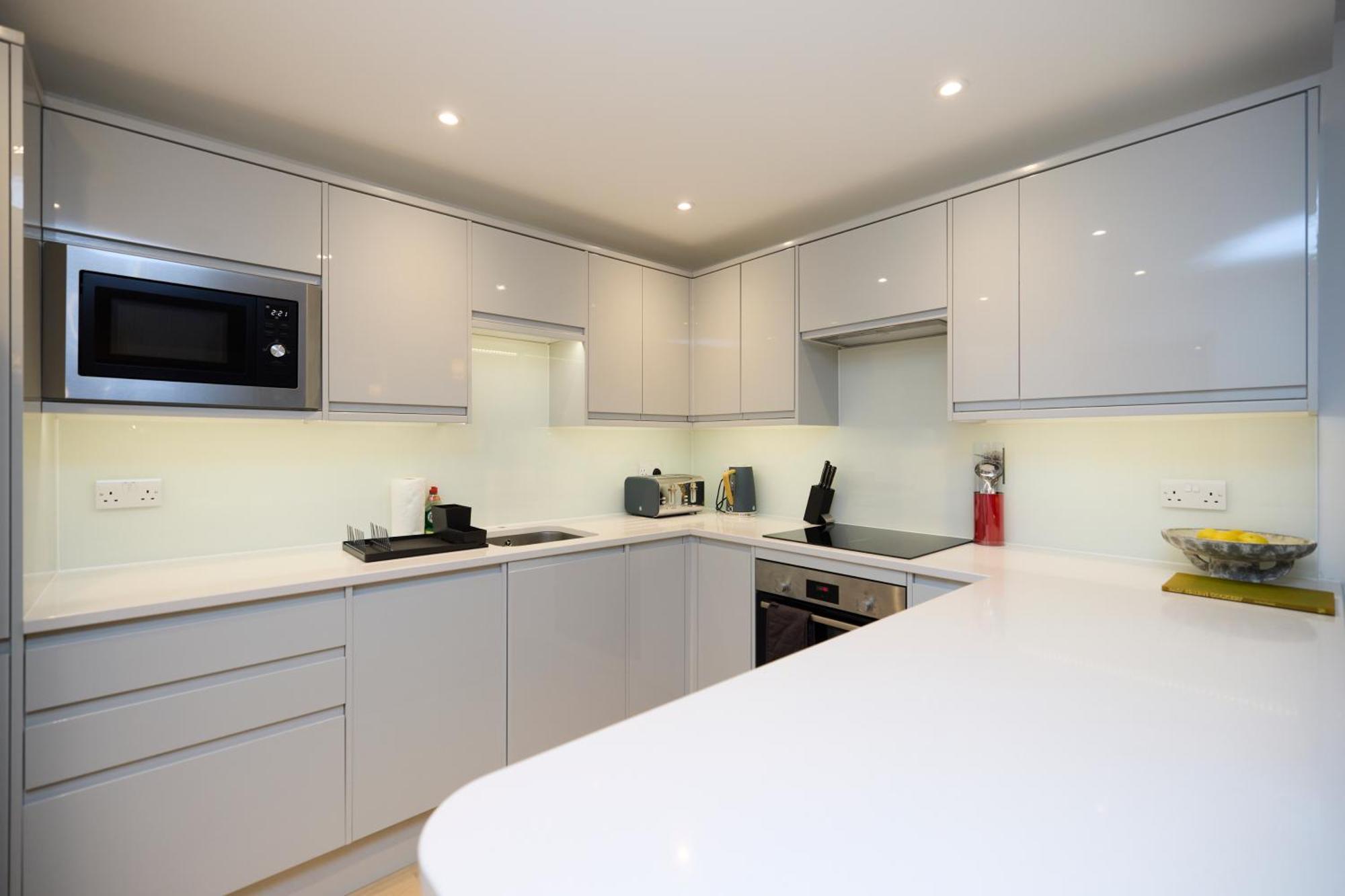 The Melbray Gem - 2bdr With Courtyard Londen