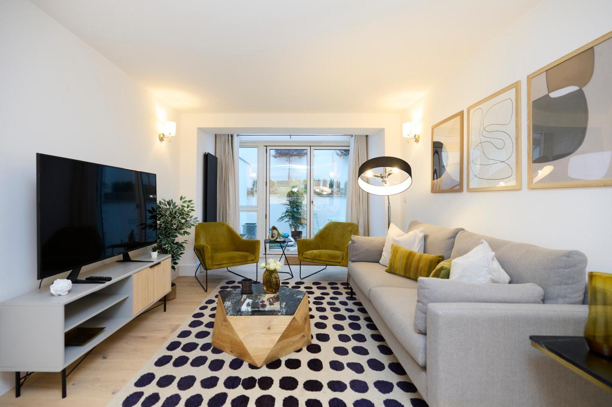 The Melbray Gem - 2bdr With Courtyard * Londen