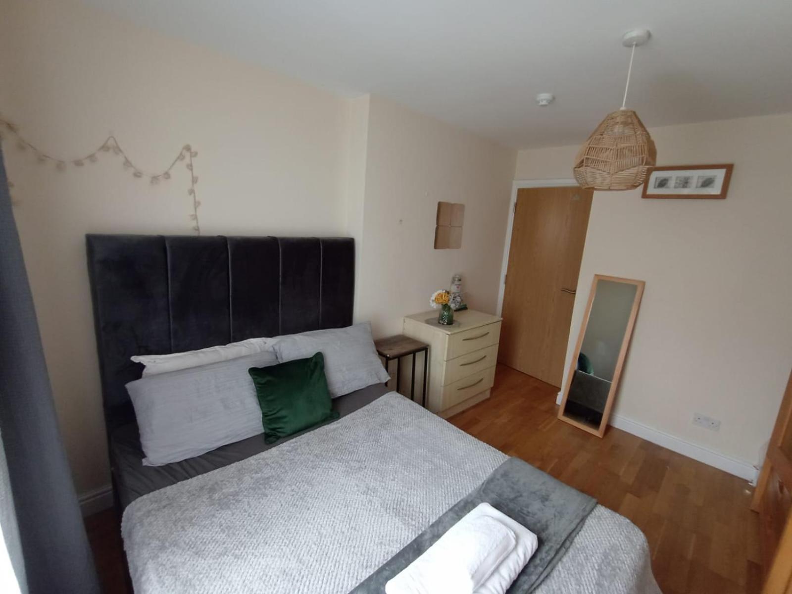 Lejlighed 1- Bedroom Flat In London, Sleeps 4, Good Transport Link *