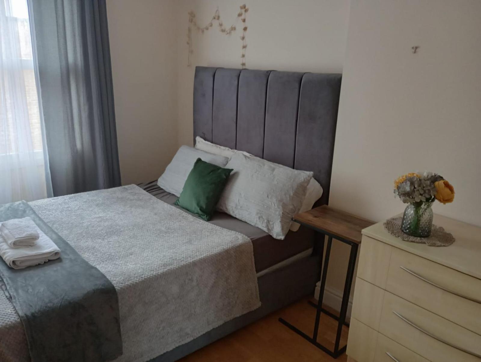 Lejlighed 1- Bedroom Flat In London, Sleeps 4, Good Transport Link *