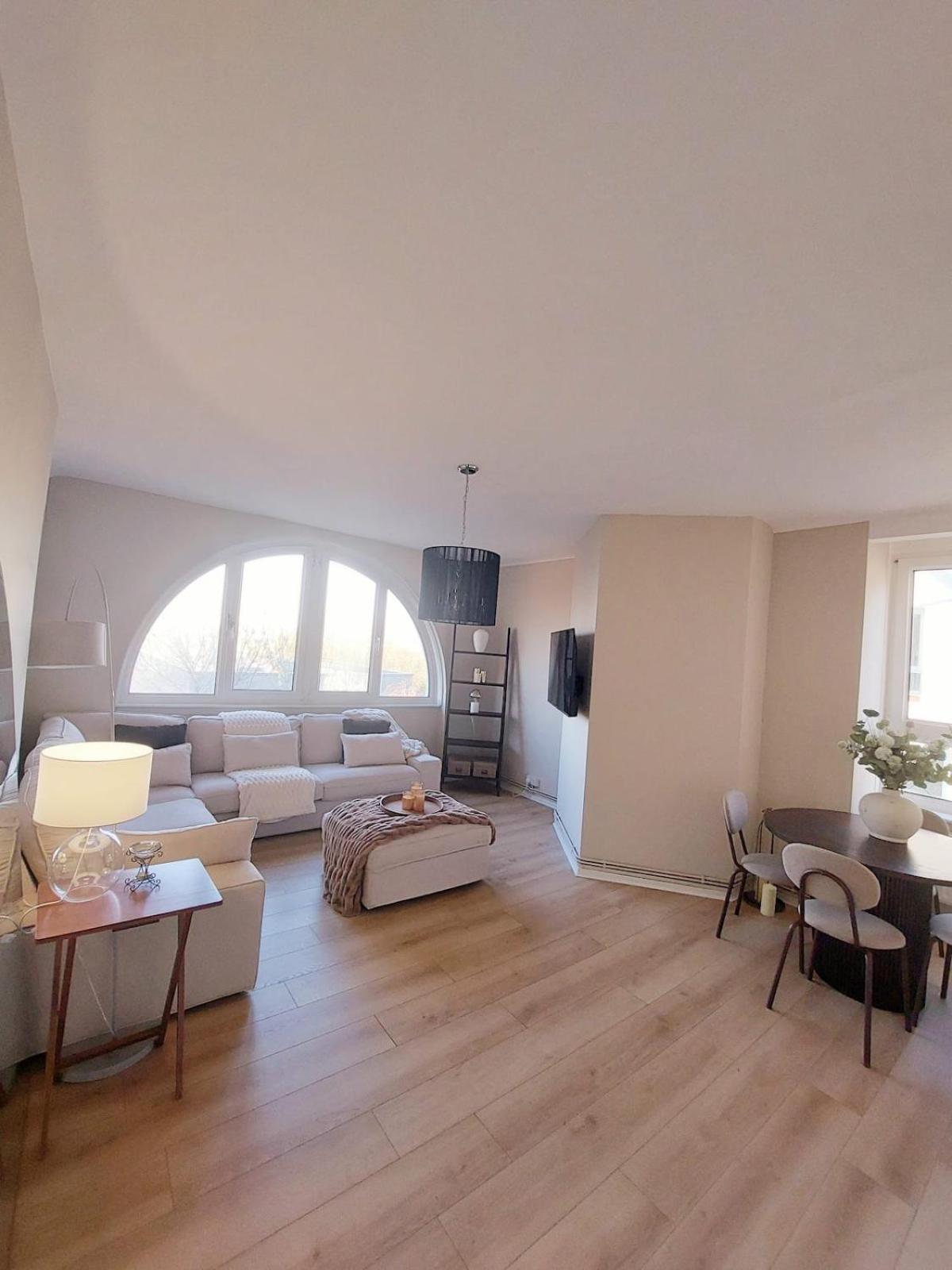 Light, Spacious Flat On Brixton Hill London
