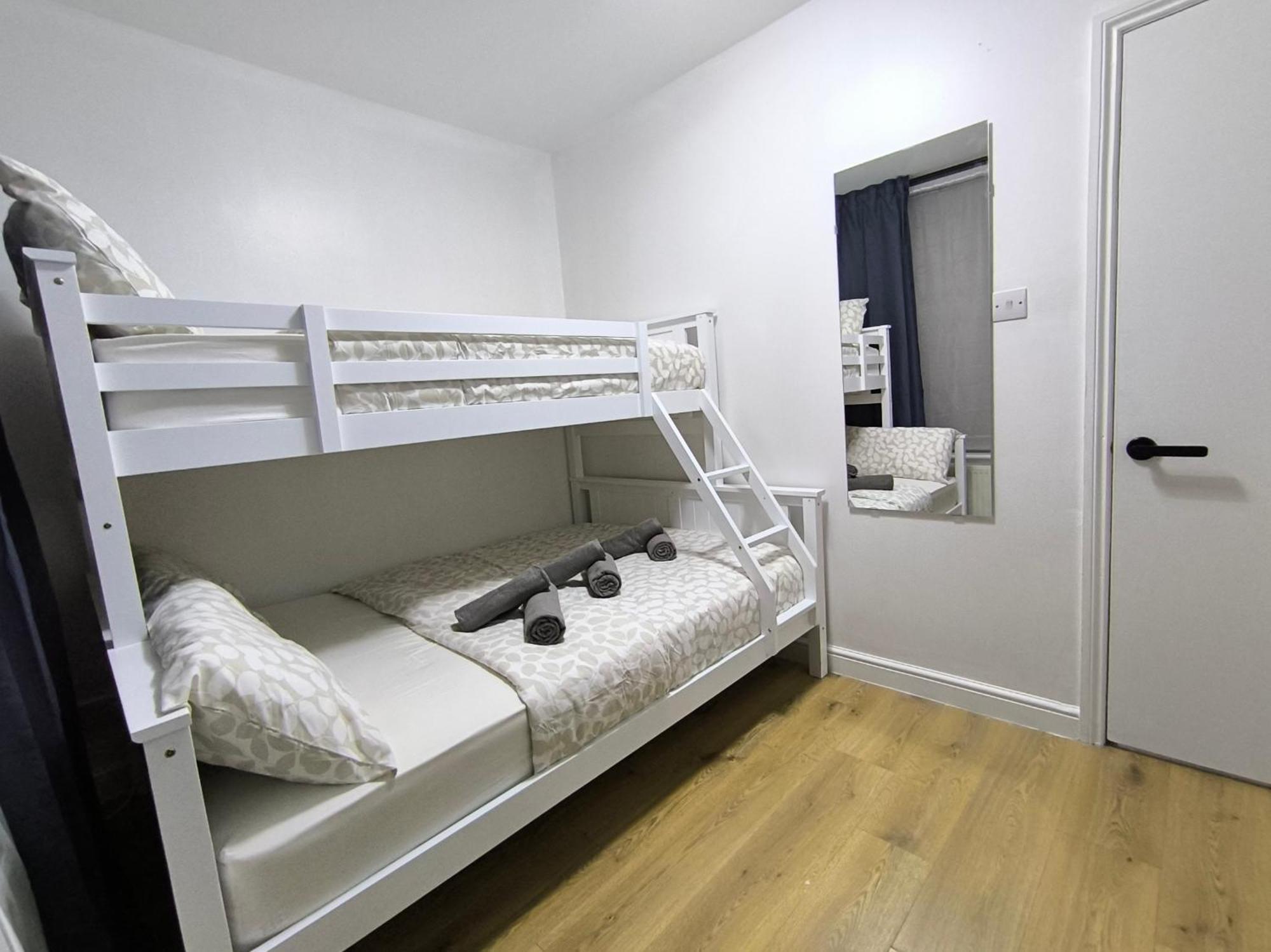3 Persons Room, 1min Walk From South Wimbledon Station Pensionat *