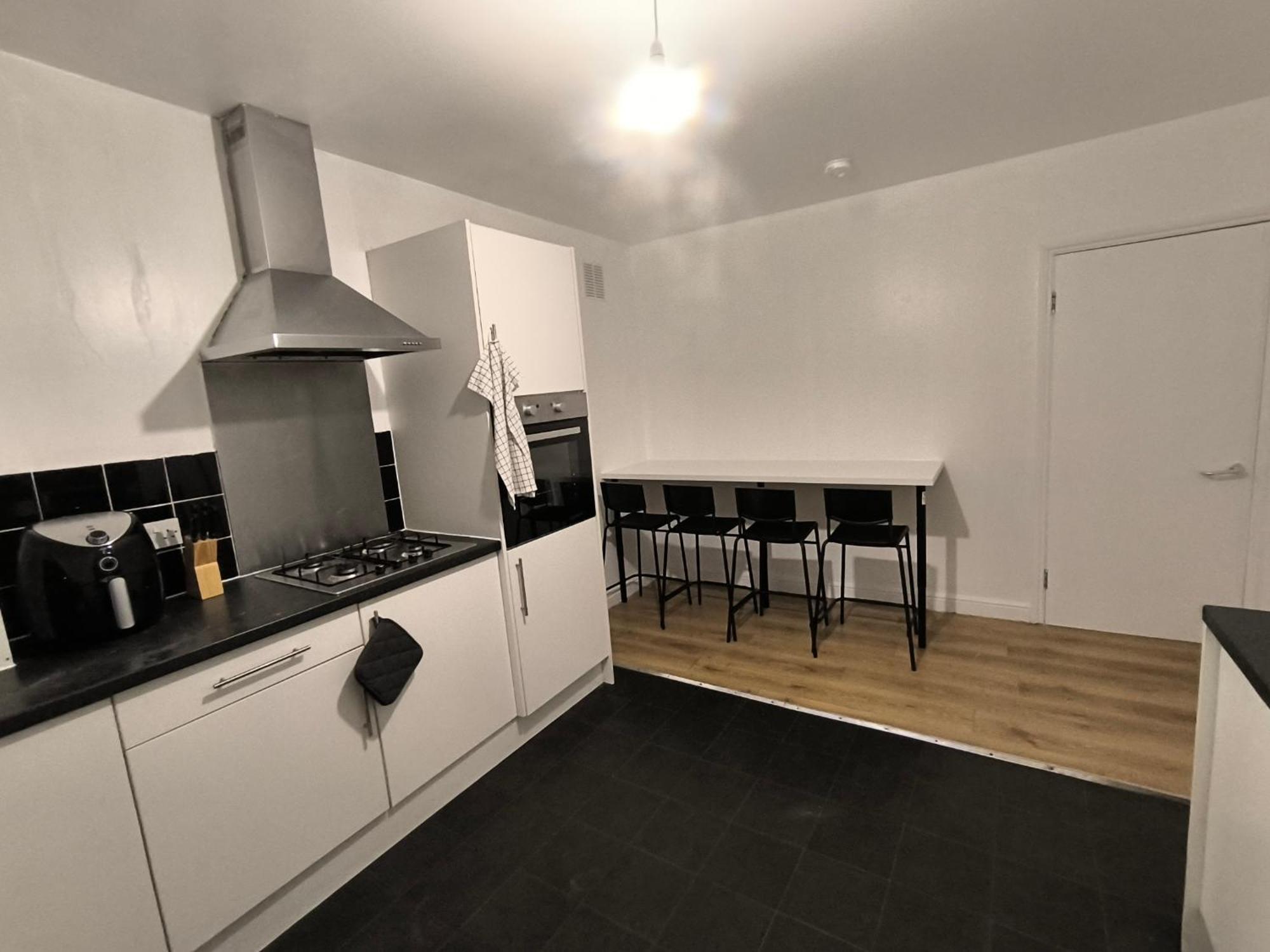 Pensionat 3 Persons Room, 1min Walk From South Wimbledon Station London
