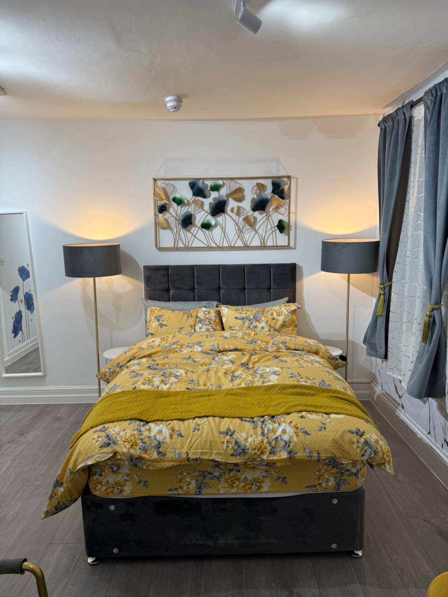 Rum i privatbostad Luxury In Victoria, 7 Minutes Walk To Victoria Station, 8 *