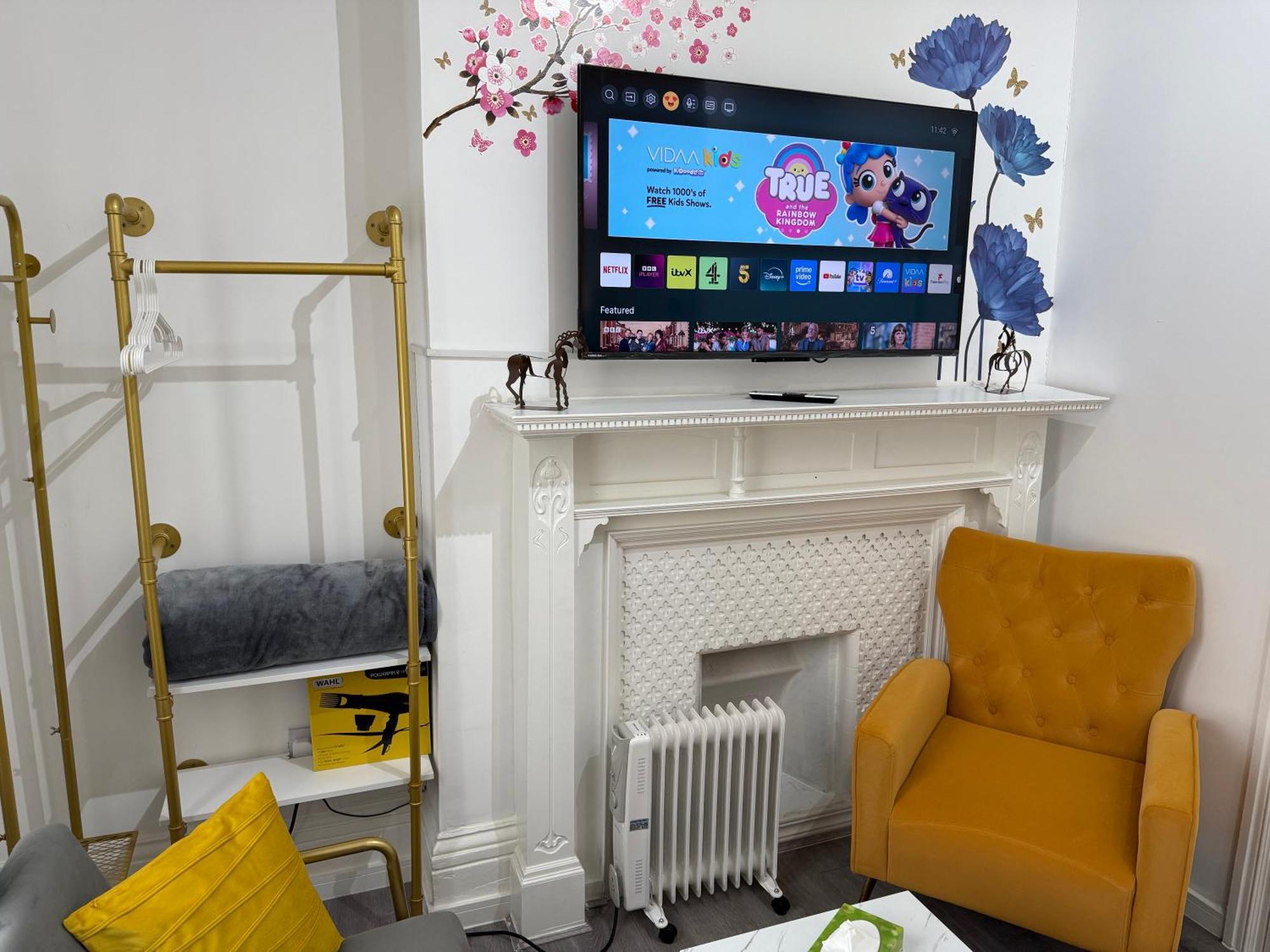 Luxury In Victoria, 7 Minutes Walk To Victoria Station, 6 Rum i privatbostad *