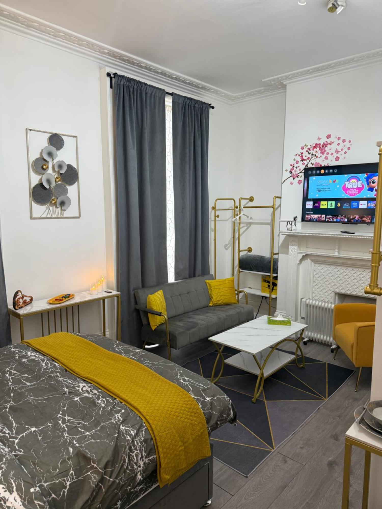 Rum i privatbostad Luxury In Victoria, 7 Minutes Walk To Victoria Station, 6 *