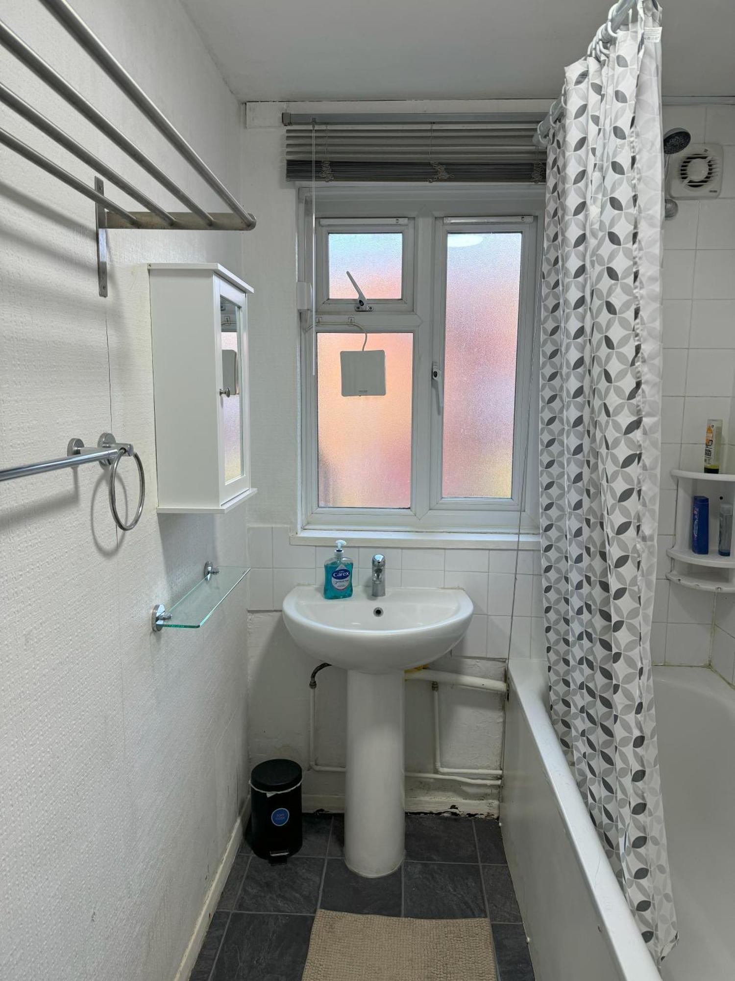 Lägenhet Lovely One Bed To Rent