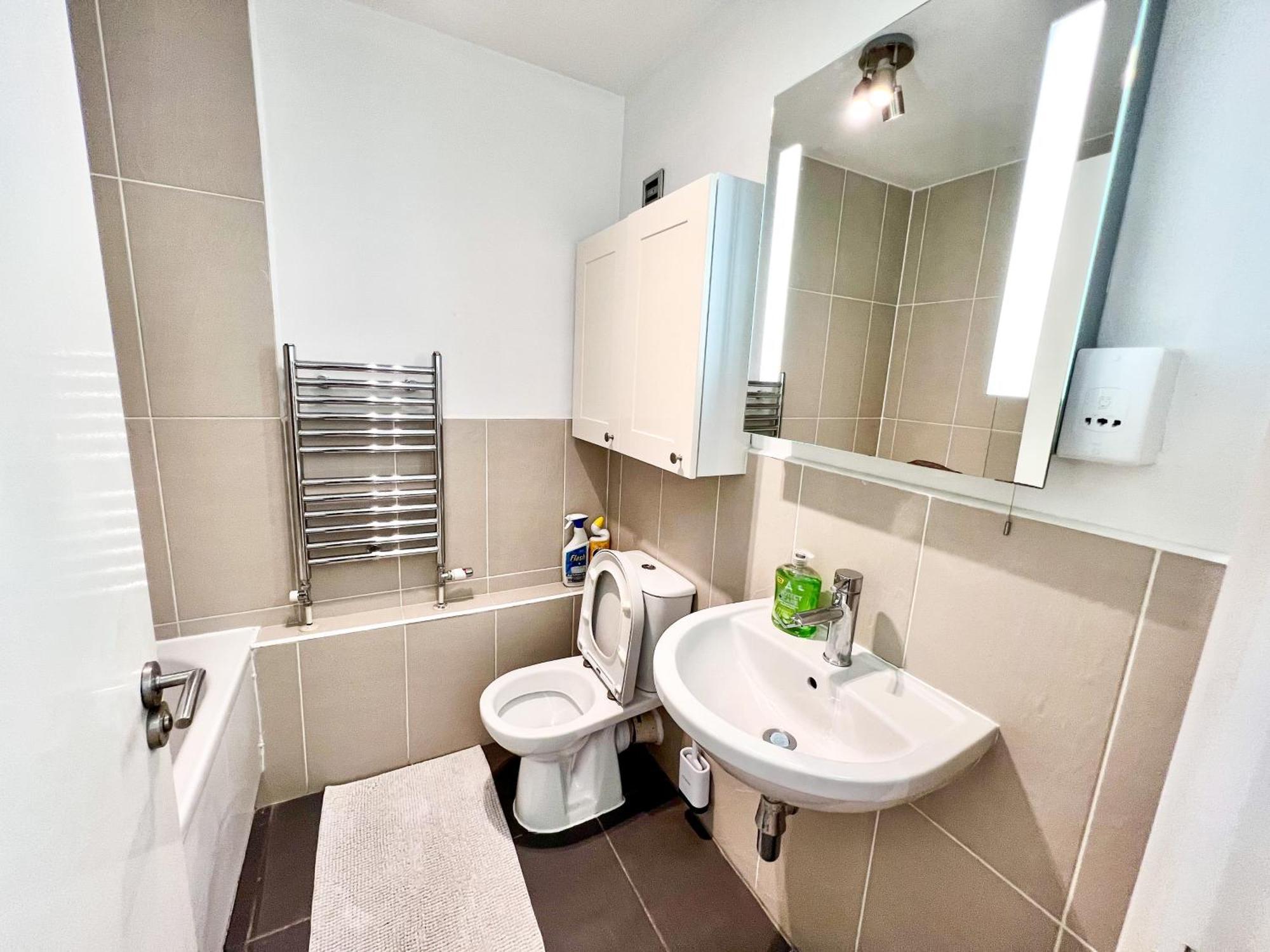 Great River Thames View Entire In The Most Central Aparthotel London