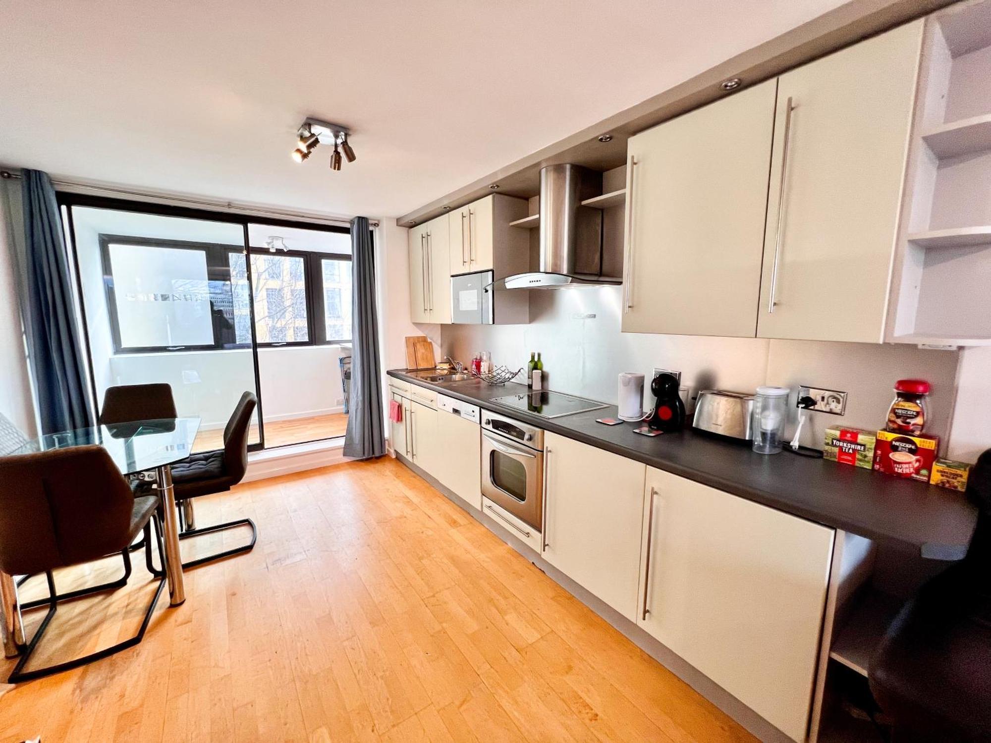 Great River Thames View Entire In The Most Central Aparthotel
