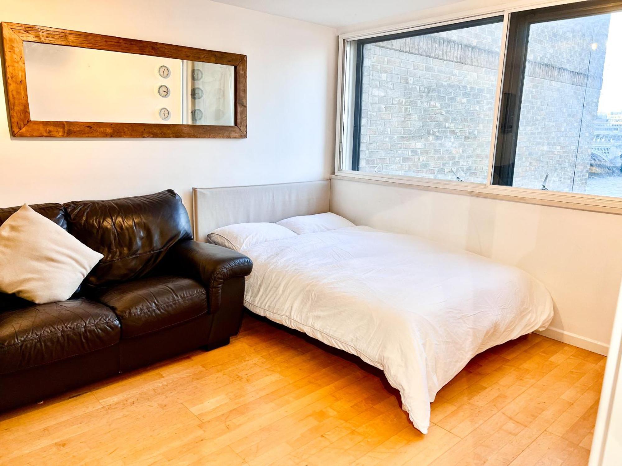 Great River Thames View Entire In The Most Central Aparthotel London