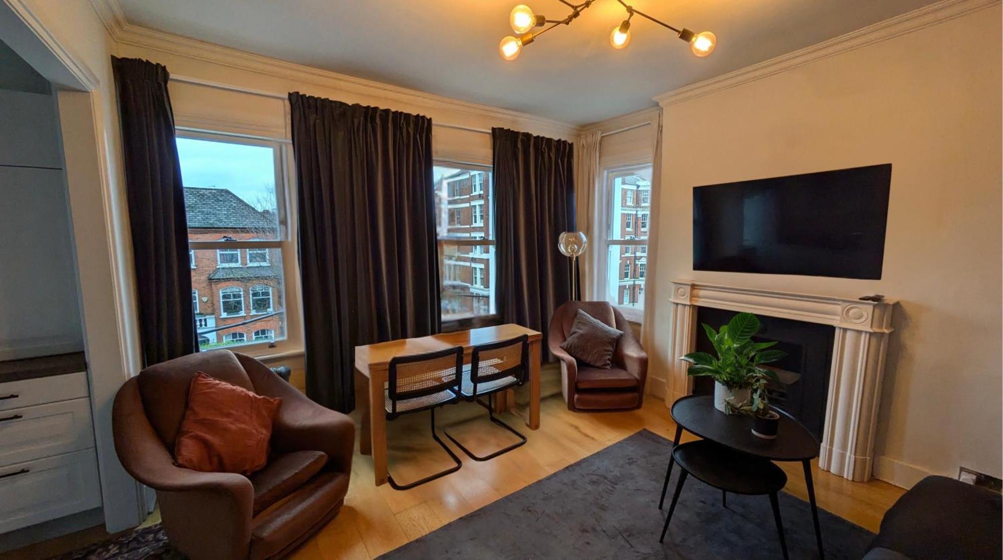 Appartement Charming Bright 2-Bed Heritage Flat, Battersea Park, London Londen