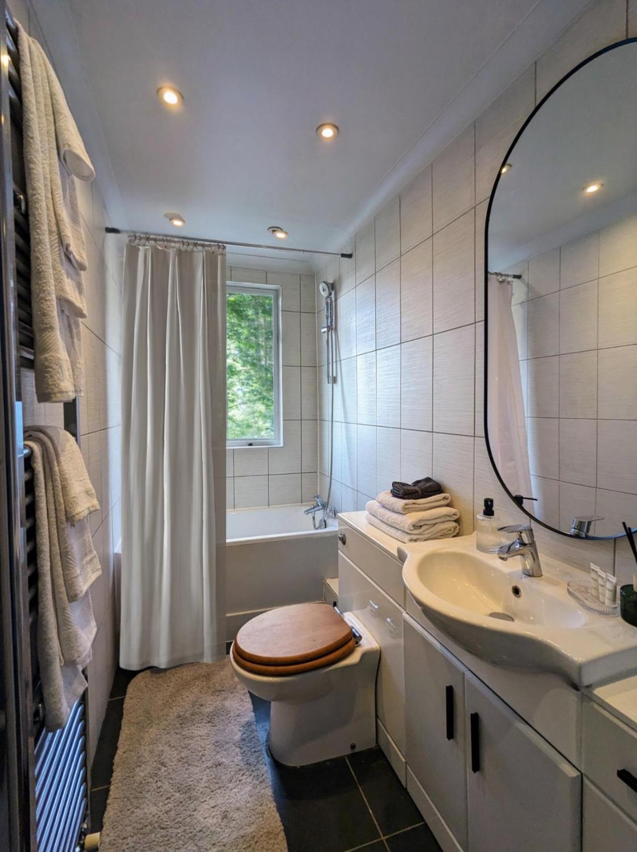 Charming Bright 2-Bed Heritage Flat, Battersea Park, London Appartement