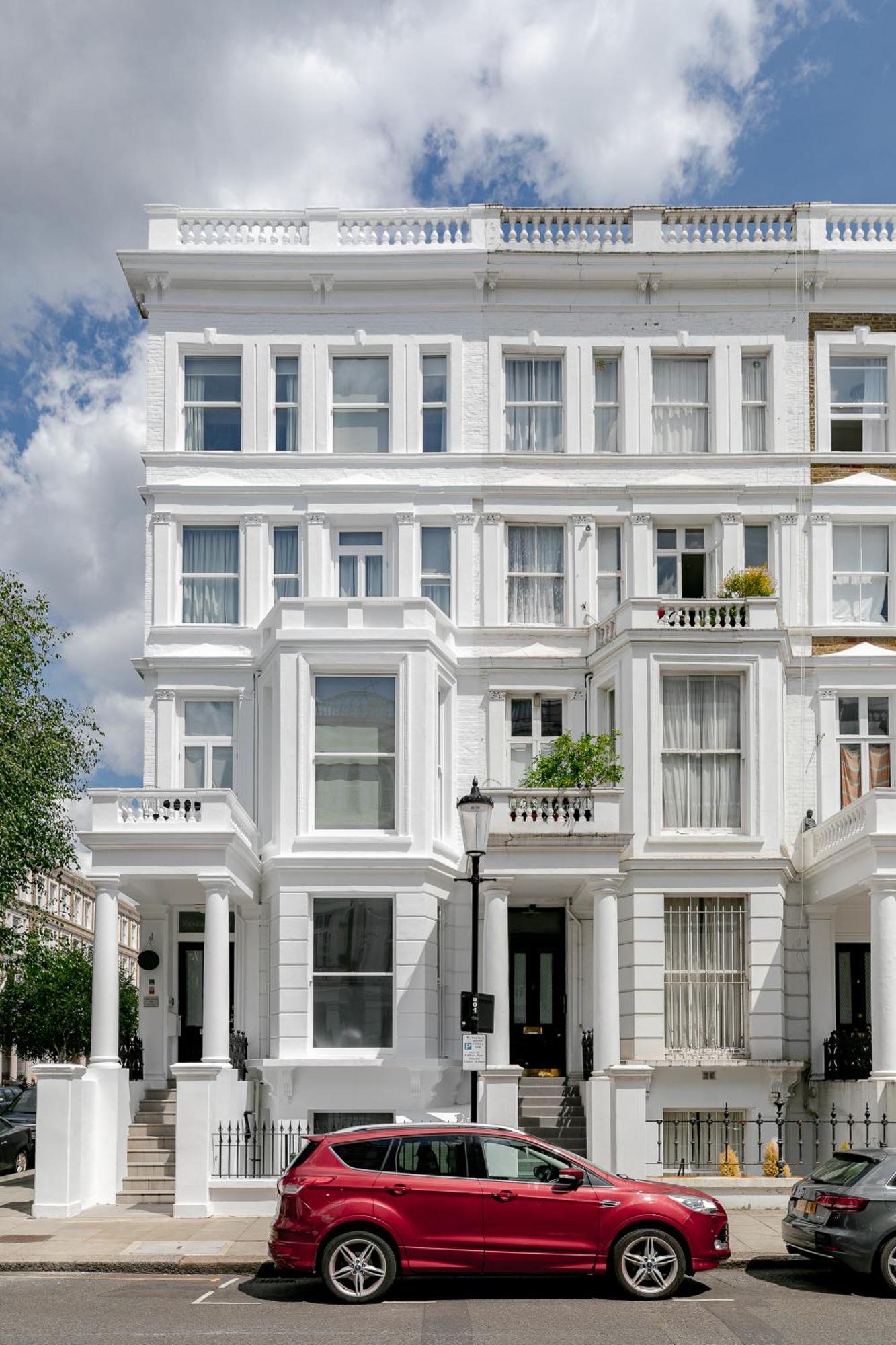 Modern Kensington Apartment London