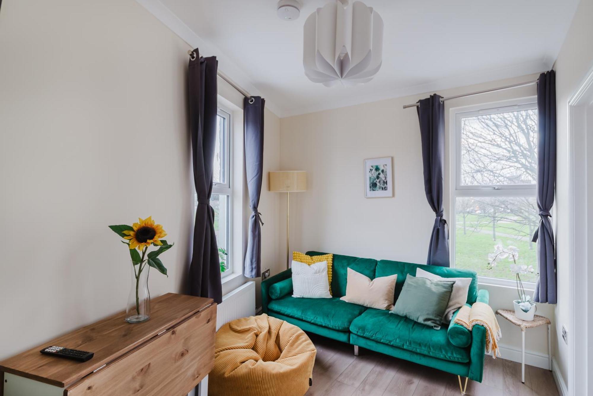 Modern Cosy Corner Flat - 2 Bed Close To 2x Tube Stations Lejlighed *