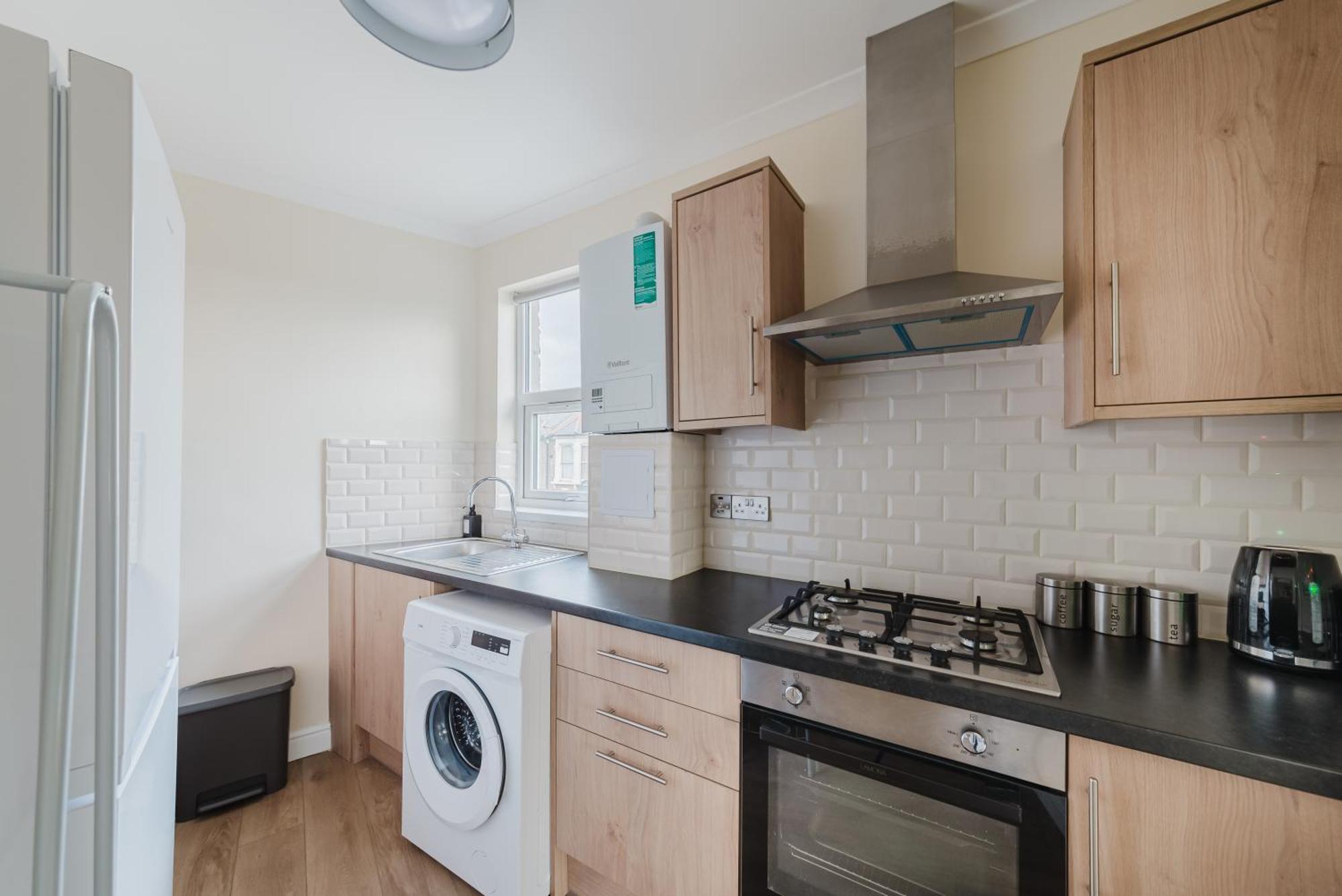 Modern Cosy Corner Flat - 2 Bed Close To 2x Tube Stations Lejlighed