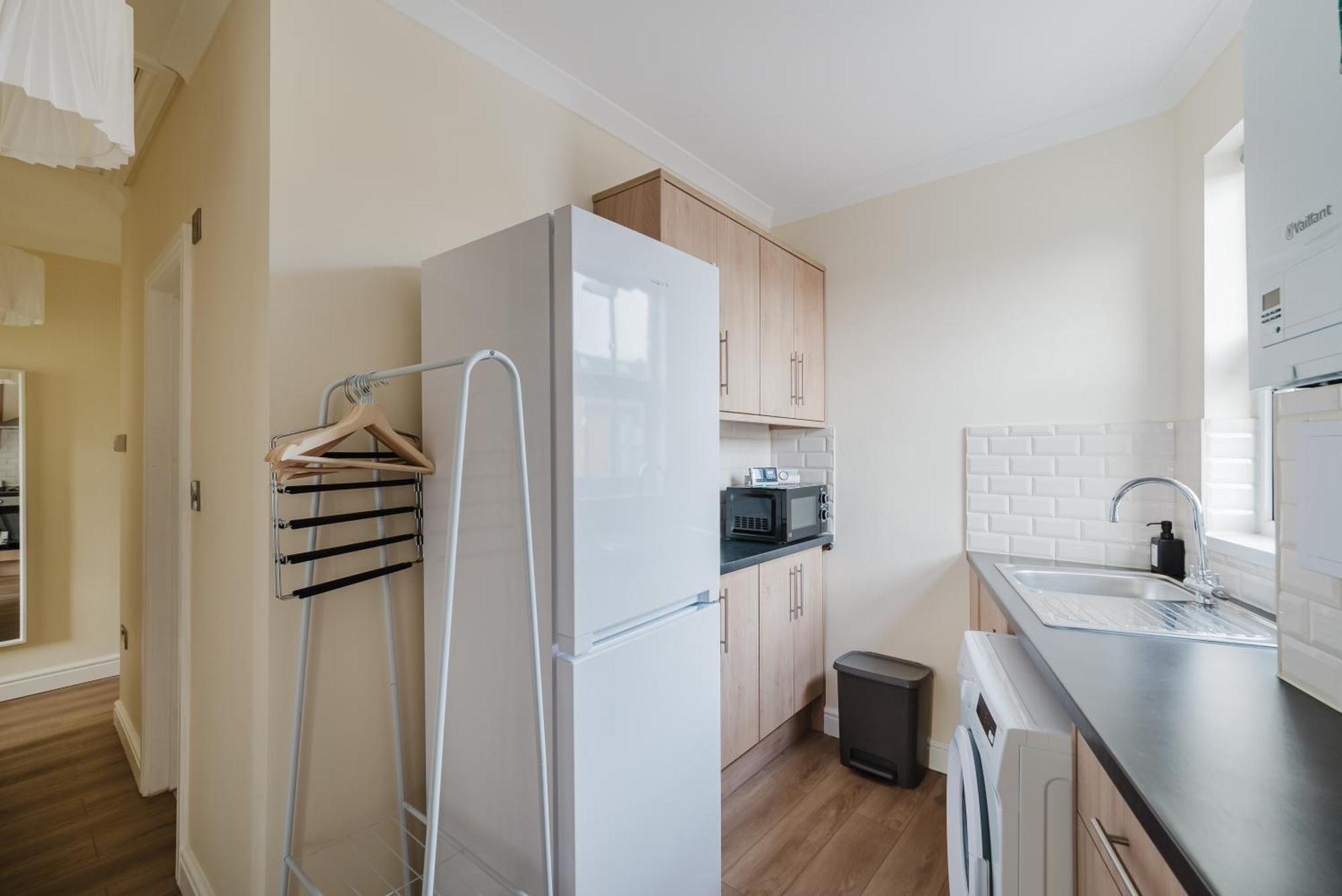 Lejlighed Modern Cosy Corner Flat - 2 Bed Close To 2x Tube Stations *