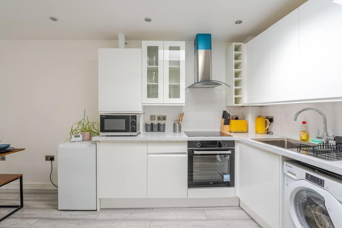 Appartement Beautiful Flat Near - Entire Flat - Equipped Kitchen - Private Bathroom Londen