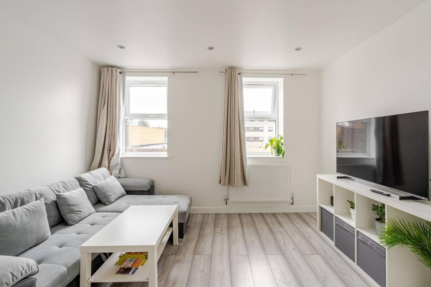Beautiful Flat Near - Entire Flat - Equipped Kitchen - Private Bathroom Appartement *