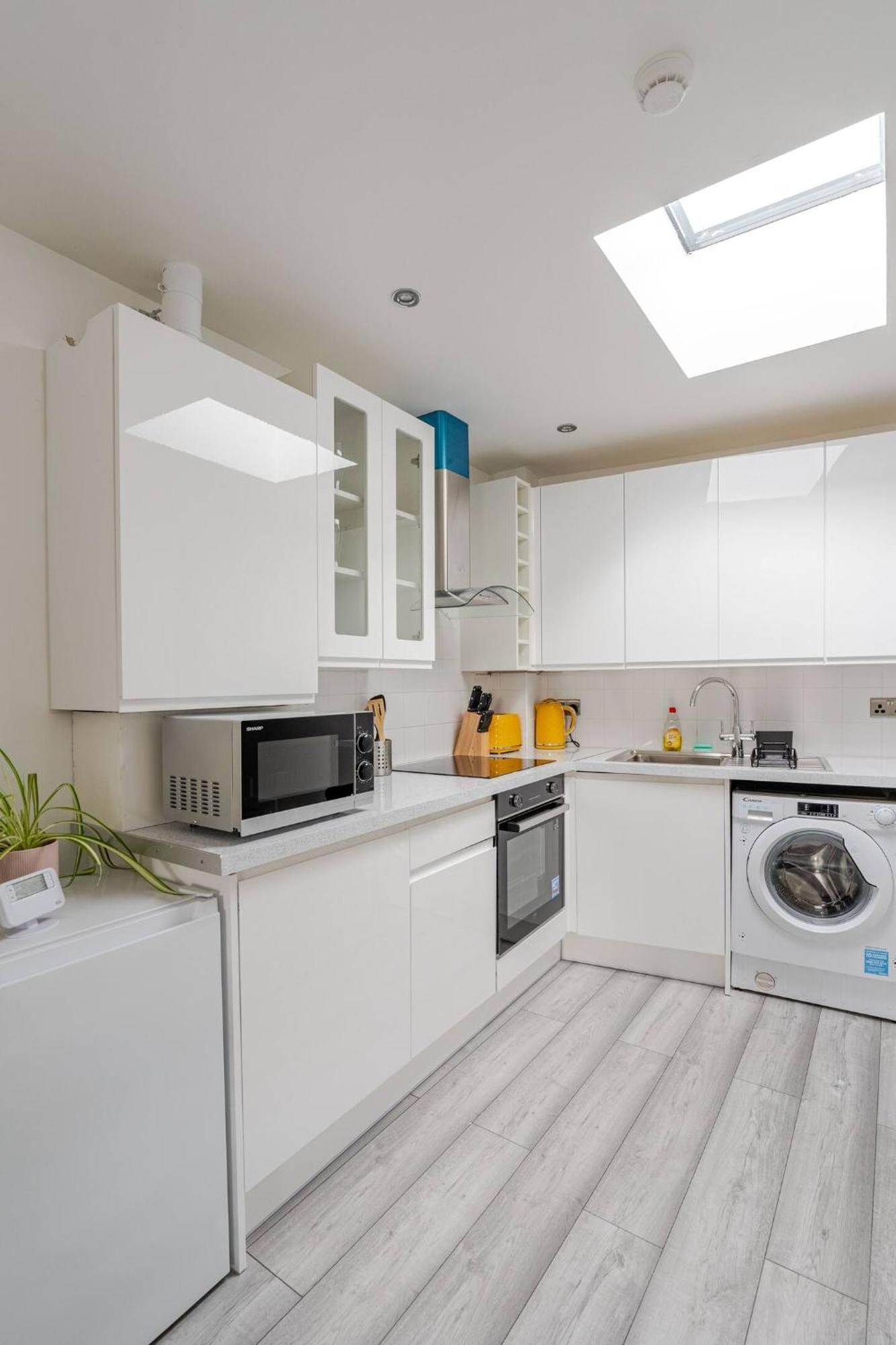 Beautiful Flat Near - Entire Flat - Equipped Kitchen - Private Bathroom * Londen