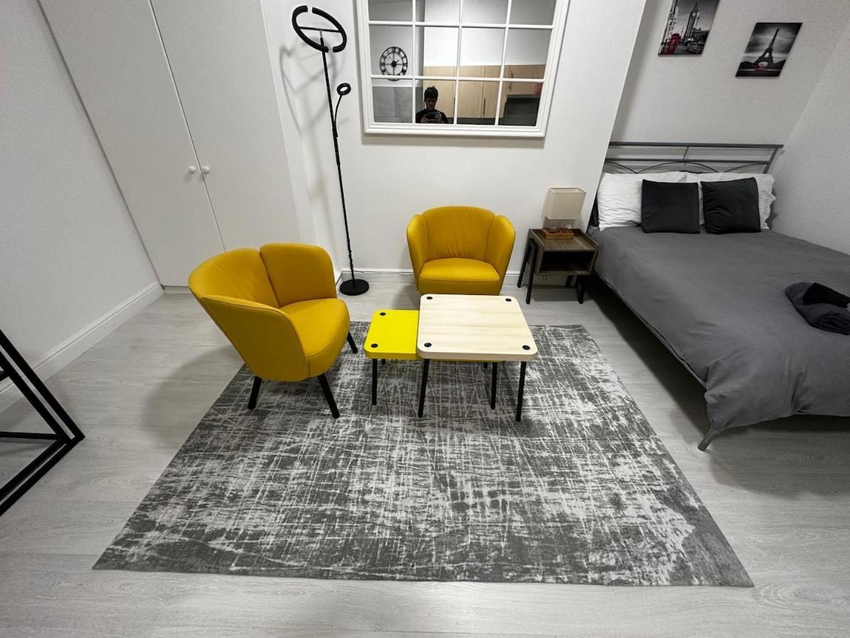 Funky Flat Nr Apartment London