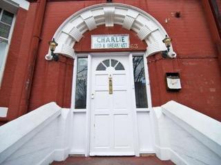 Hotell Charlie 2*