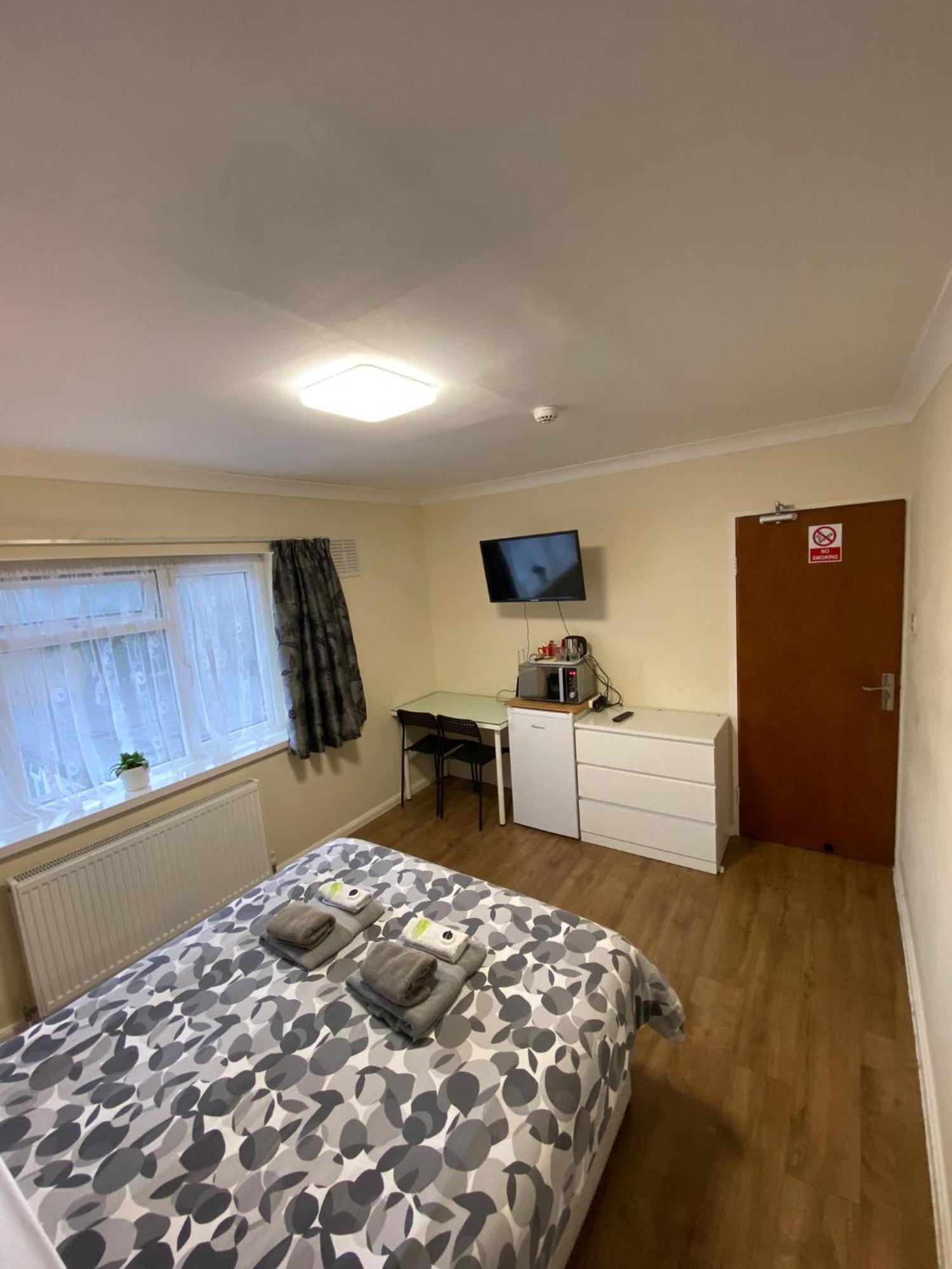 Guest house Kensal London