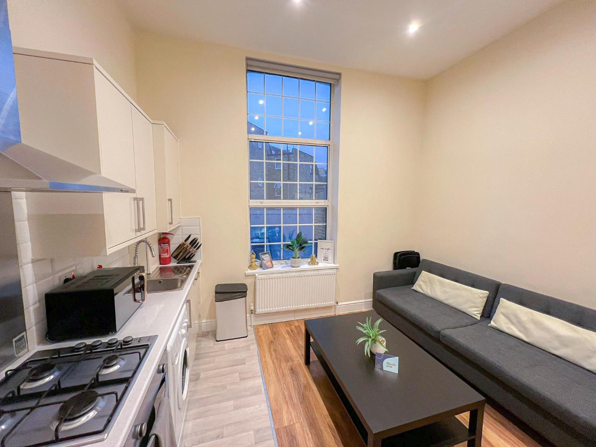 Charming 2-bedroom Flat In Shepherd's Bush, Near Hammersmith London