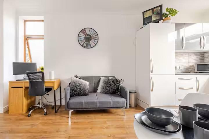 Bethel Canning Town - Free Parking Appartement Londen