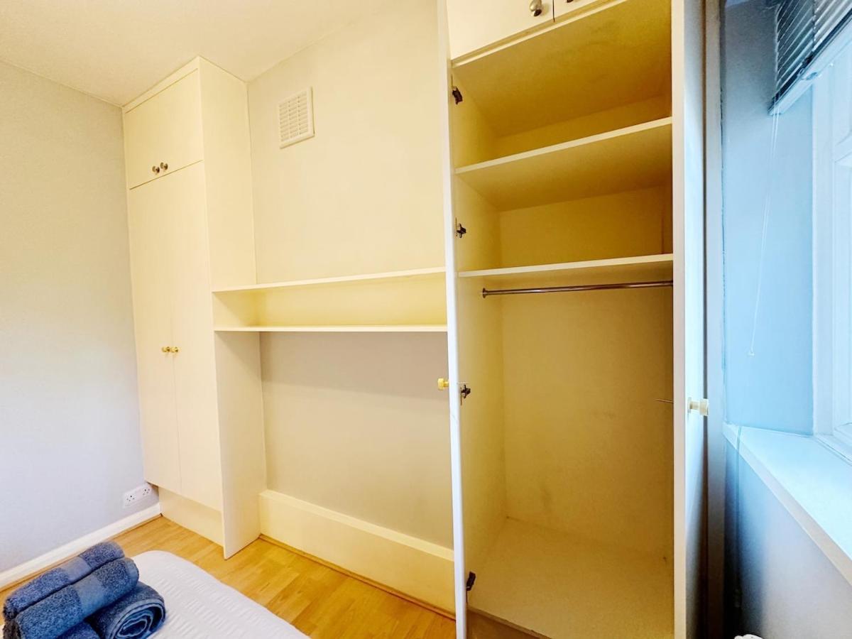 Stylish Kennington Near Tube With King Bed And Garden Appartement Londen