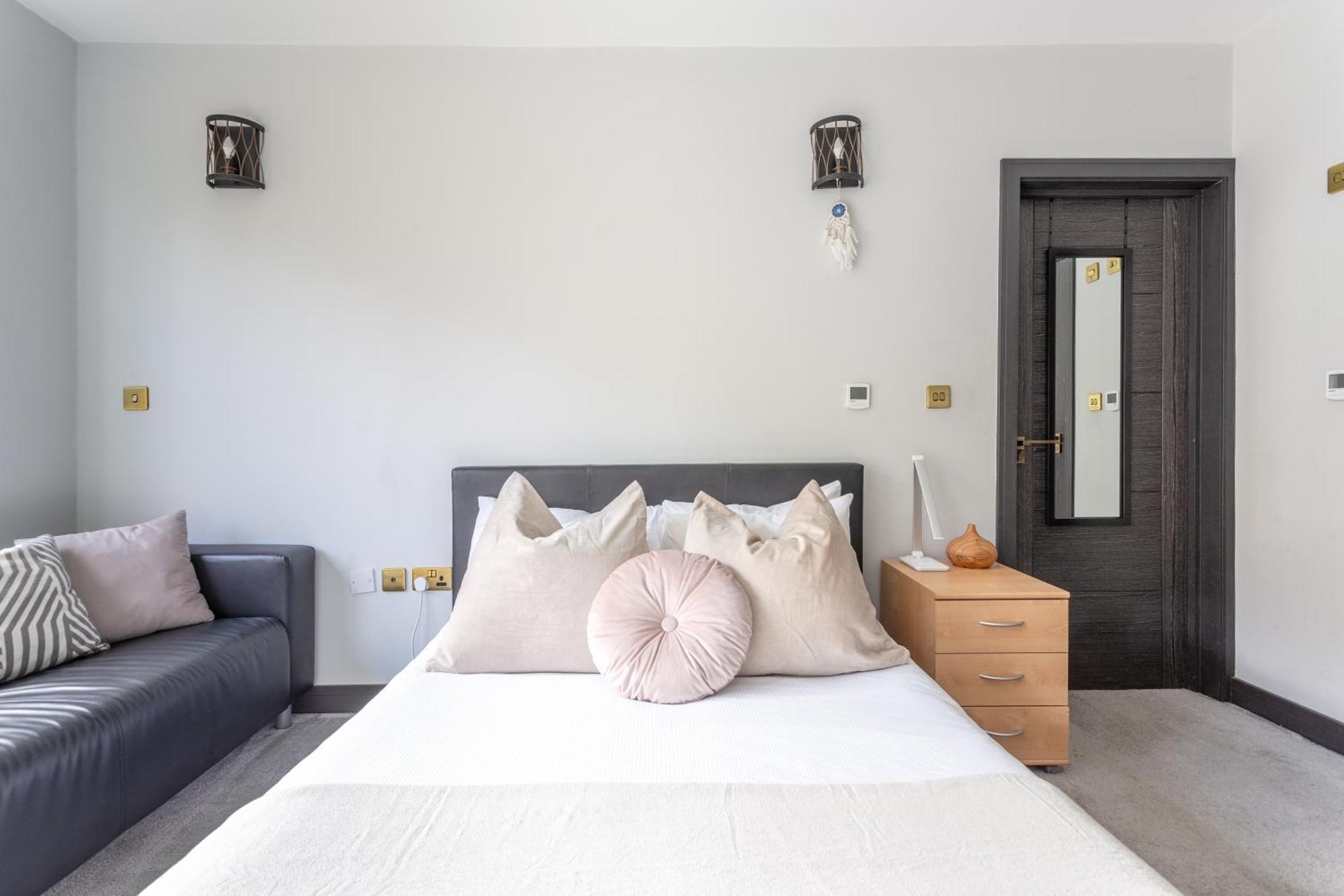 Homestay Embankment House