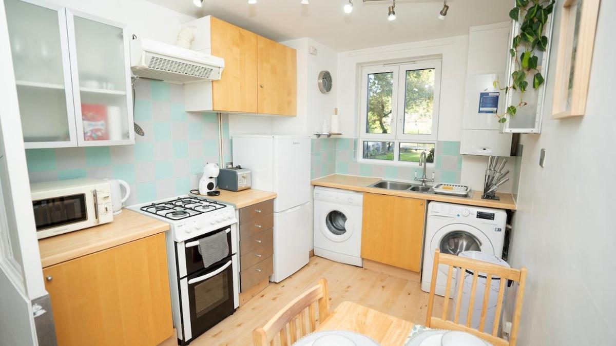 Apartment Golden Maisonette Next To Camden Town With Private Parking *
