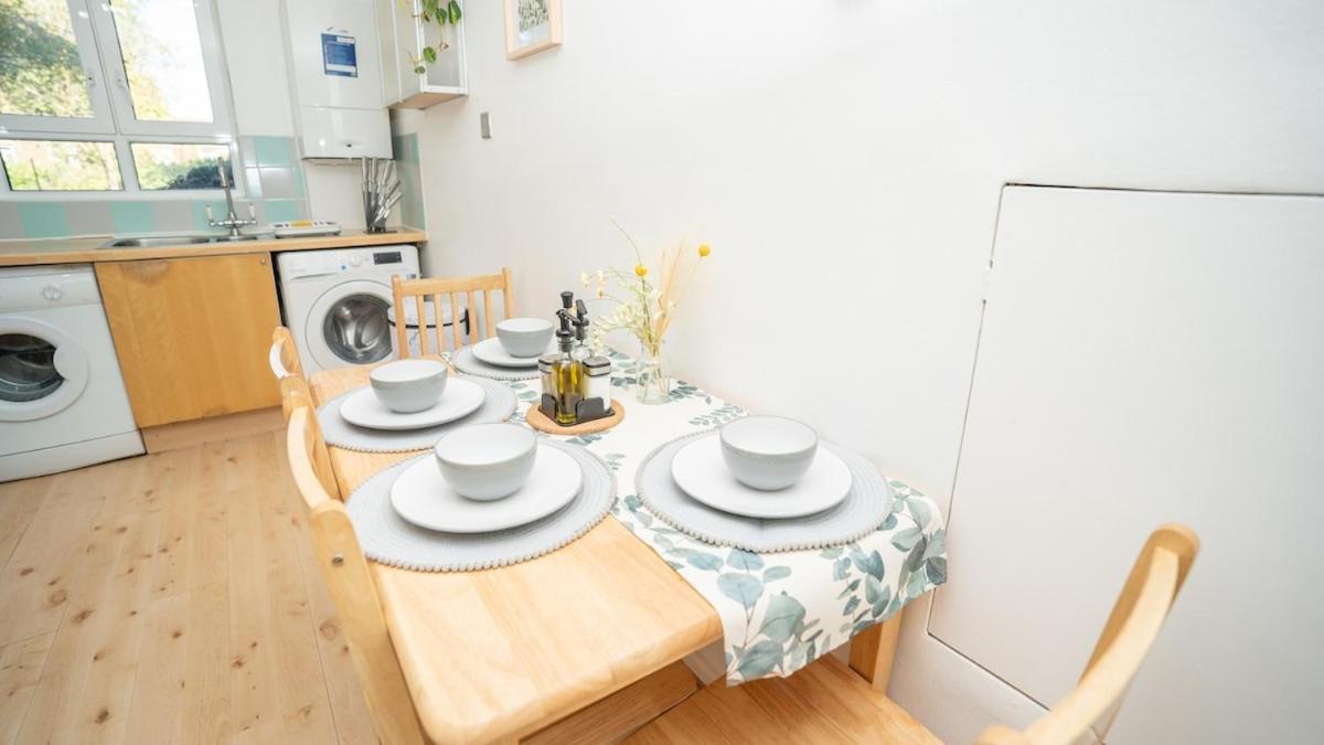 Apartment Golden Maisonette Next To Camden Town With Private Parking