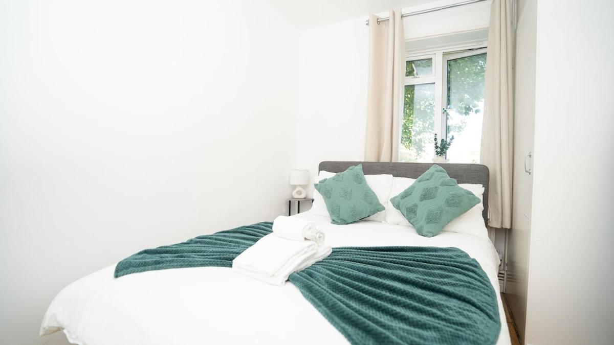 Golden Maisonette Next To Camden Town With Private Parking * London