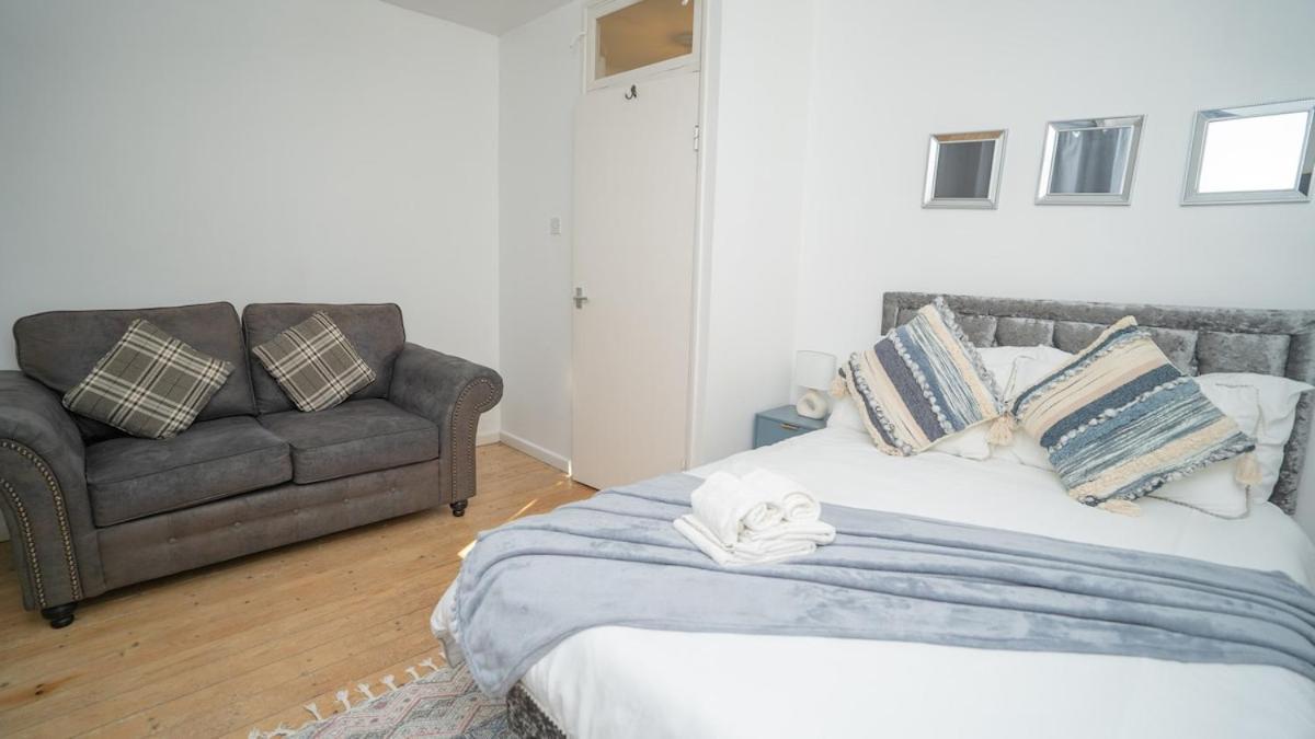 Golden Maisonette Next To Camden Town With Private Parking