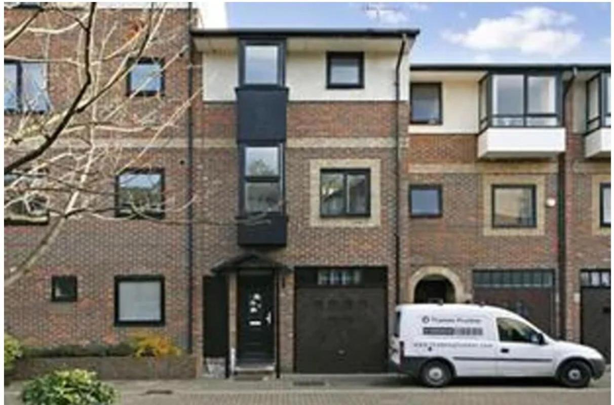 3bed House In Canary Wharf With Parking