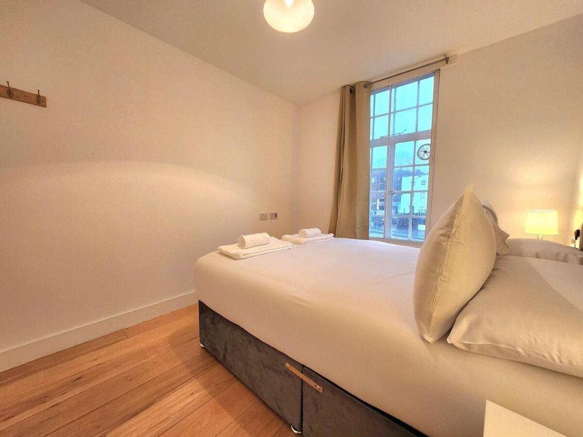 Appartement Spacious 2-bed Flat - Close To Tube, Sleeps 6 *