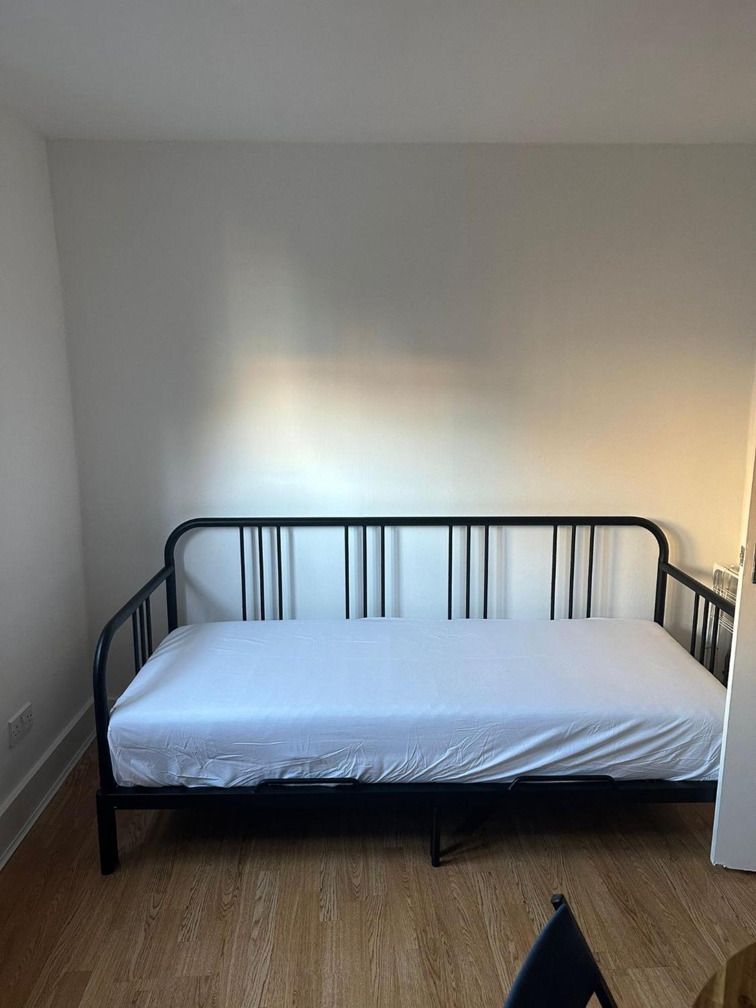 Caledonian 2-br Saver's Flat * London