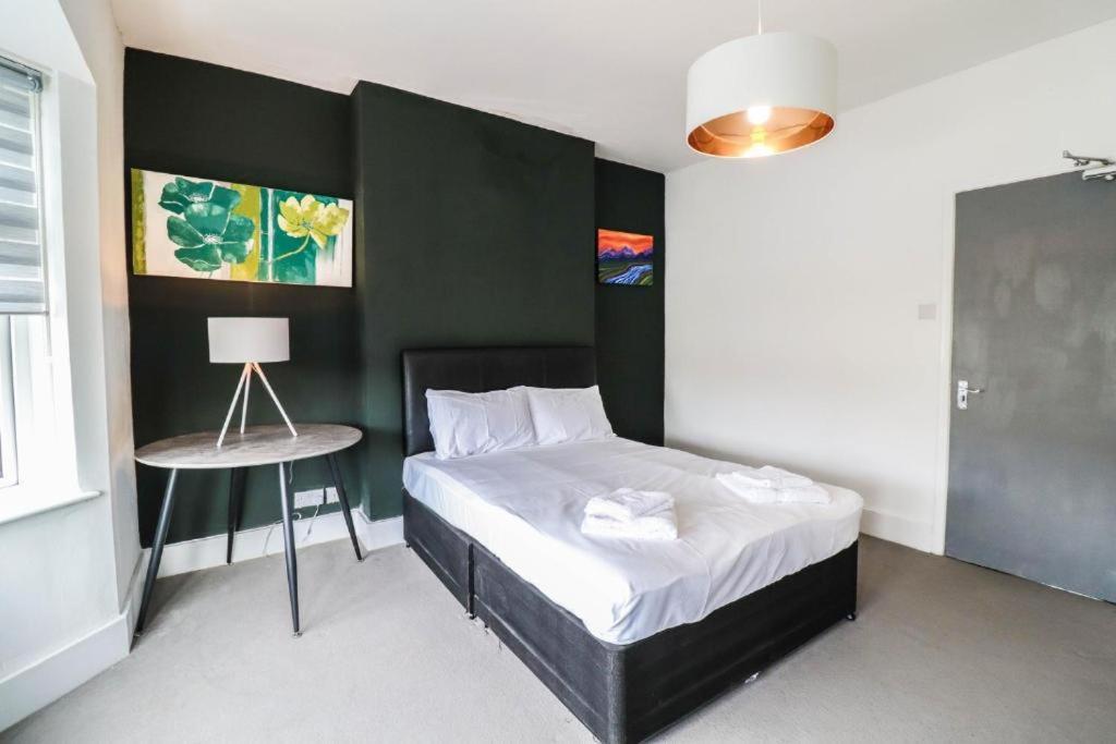 Bed & Breakfast Urban Oasis *