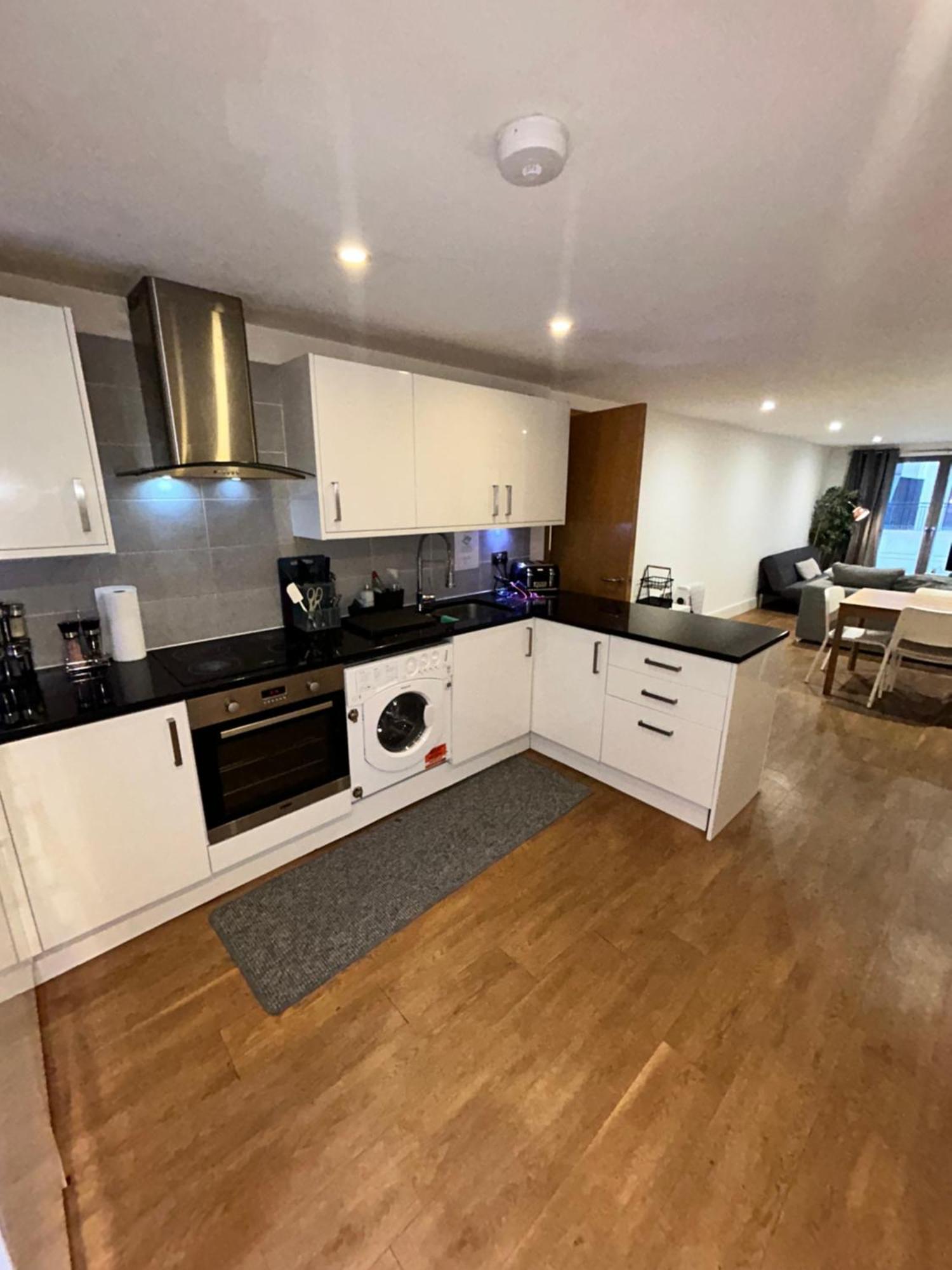 Bright And Modern 3 Bed Hyde Park *