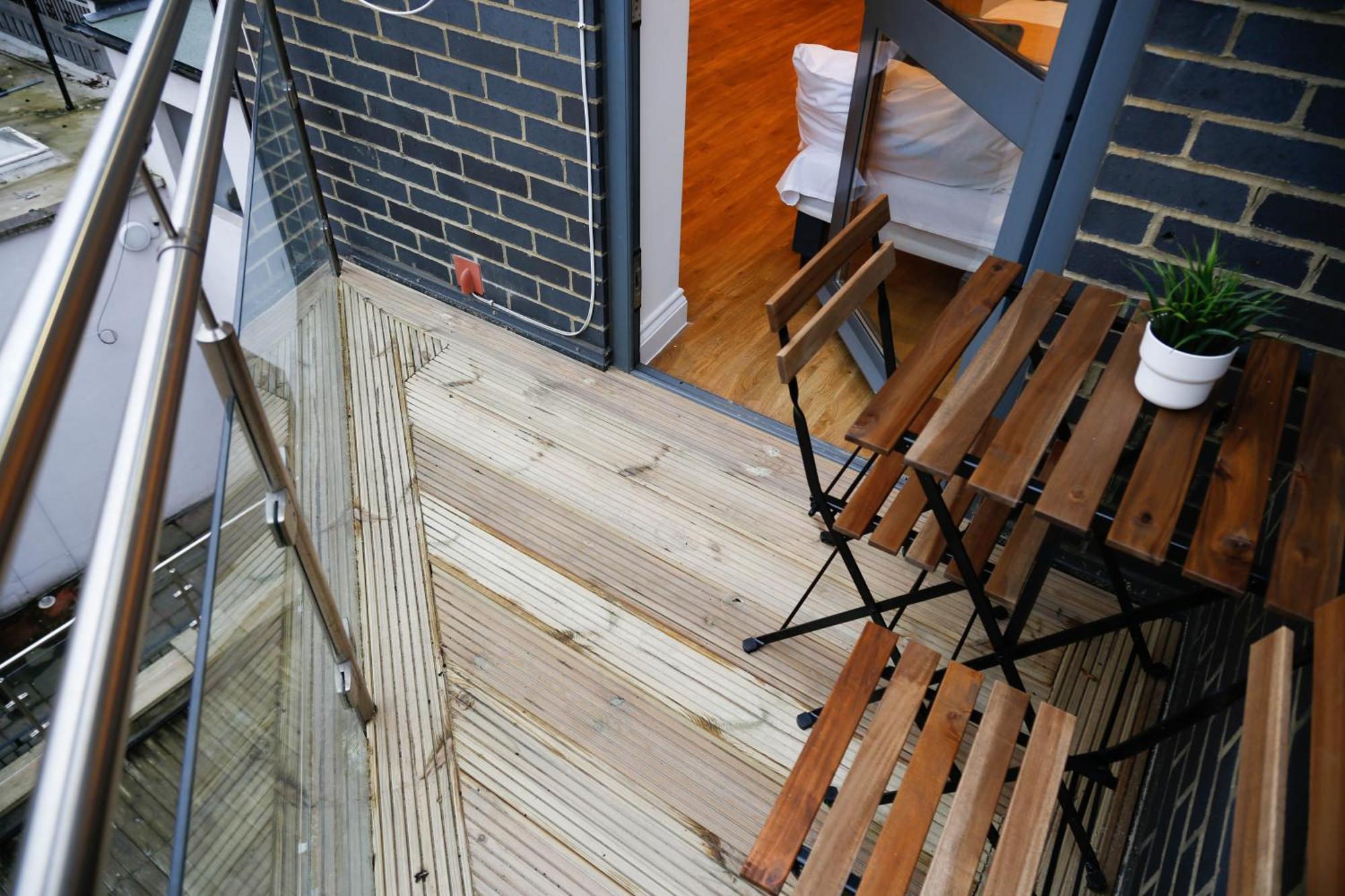 Lägenhet New Luxury In Location Next To Shops, Cafes, Bars & Metro London