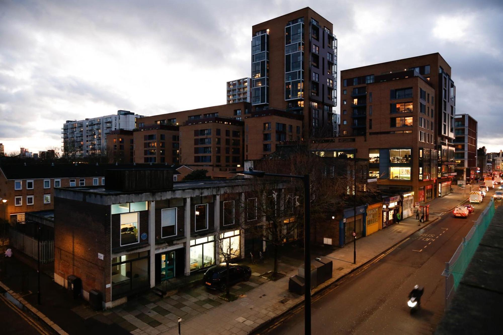 Lägenhet New Luxury In Location Next To Shops, Cafes, Bars & Metro London