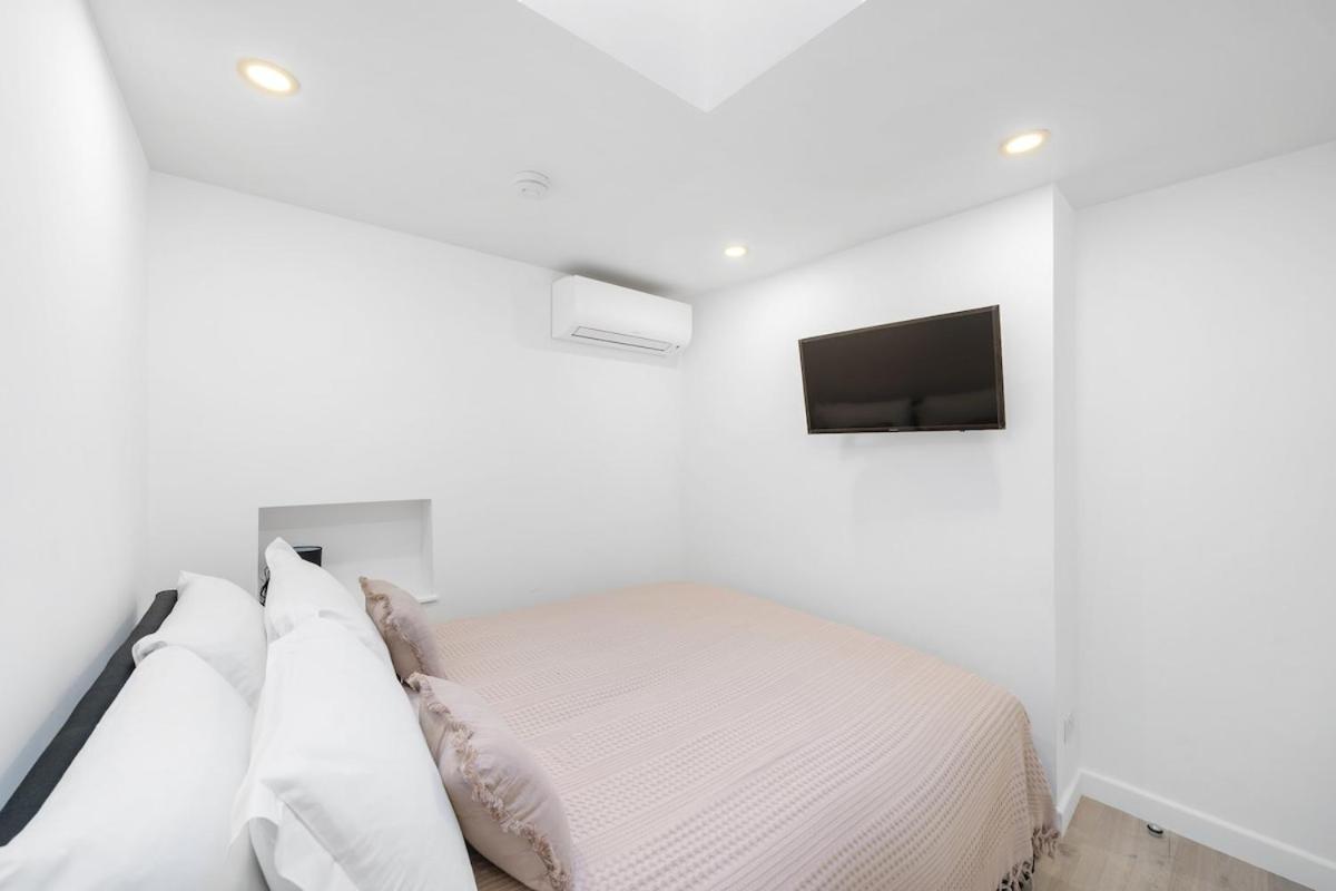 Leilighet New 1bed With Ac Near Portobello London