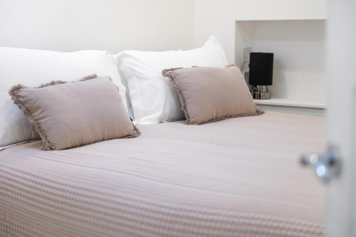 Leilighet New 1bed With Ac Near Portobello London