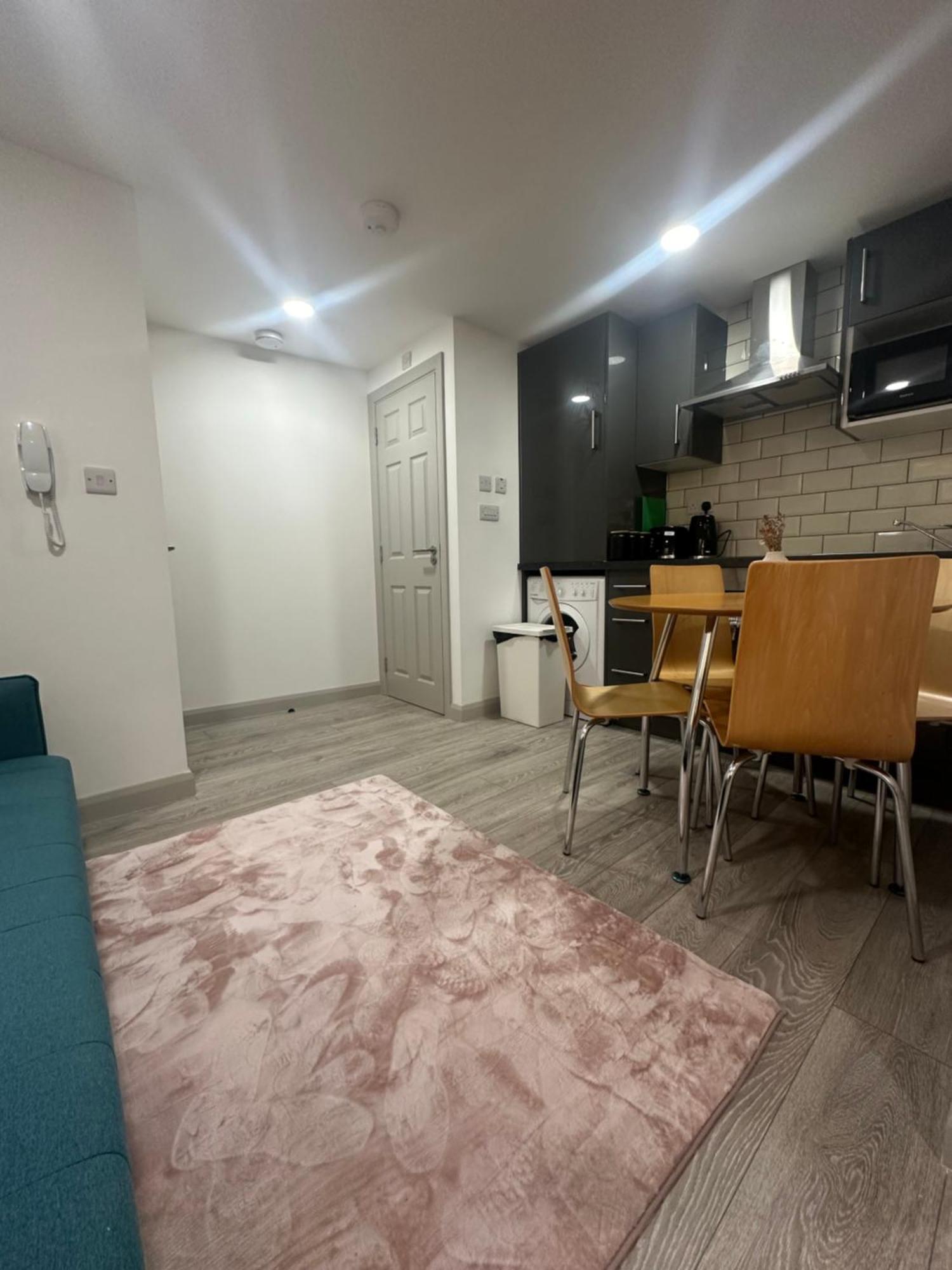 New Build Cozy Flat In London!!4 Apartment *