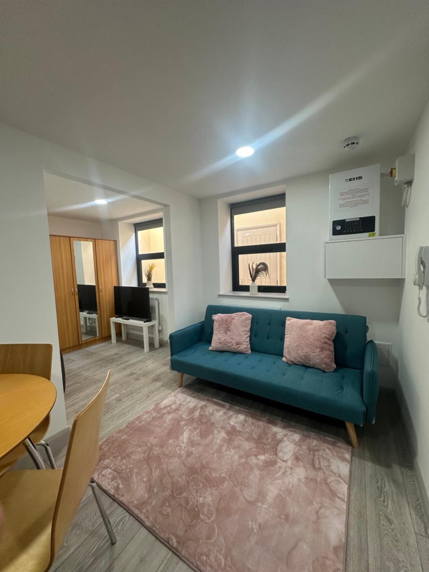 New Build Cozy Flat In London!!4 Apartment London