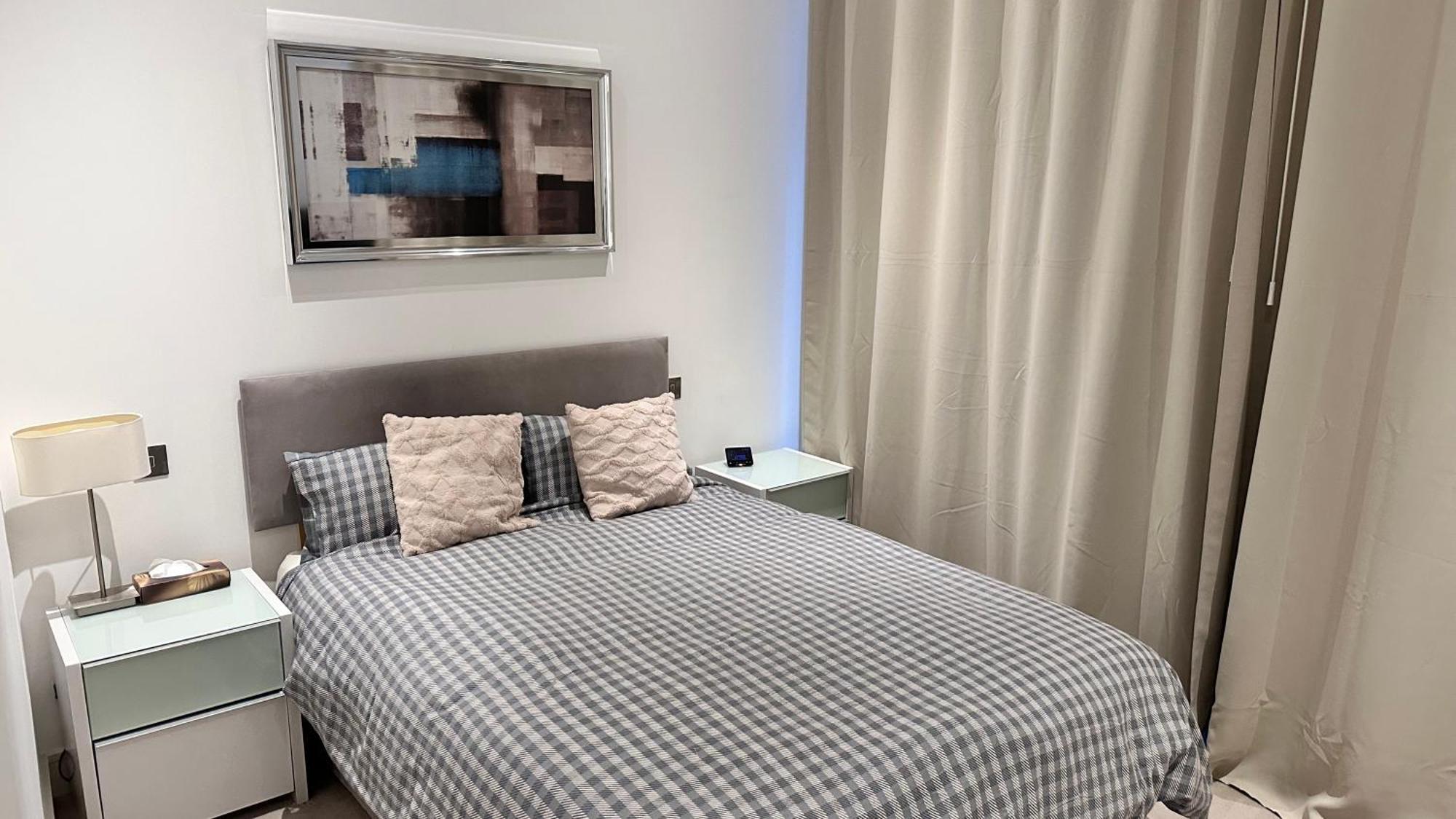 Apartment Apartment-sleeps3-hottub-patio *