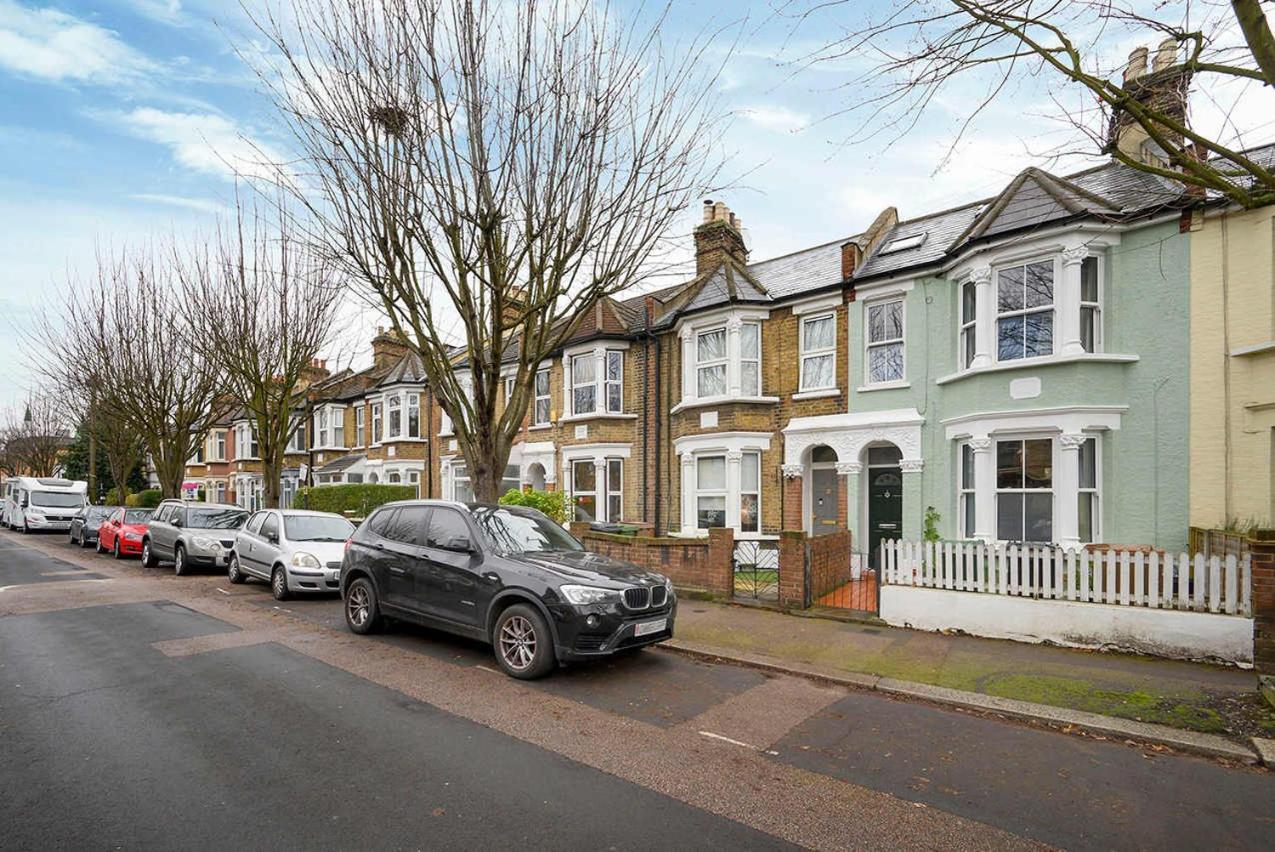 Charming & Modern House In Londra