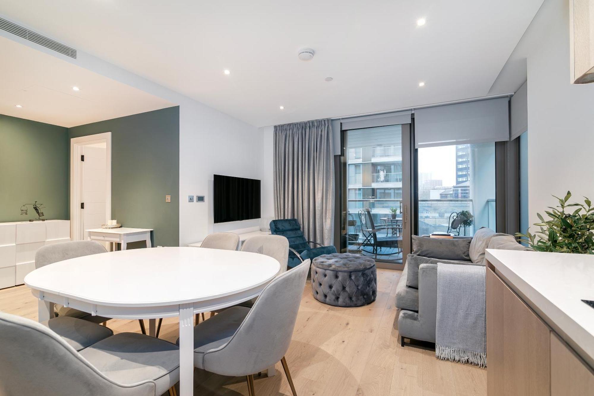 Battersea Power Station 2-bed Flat London